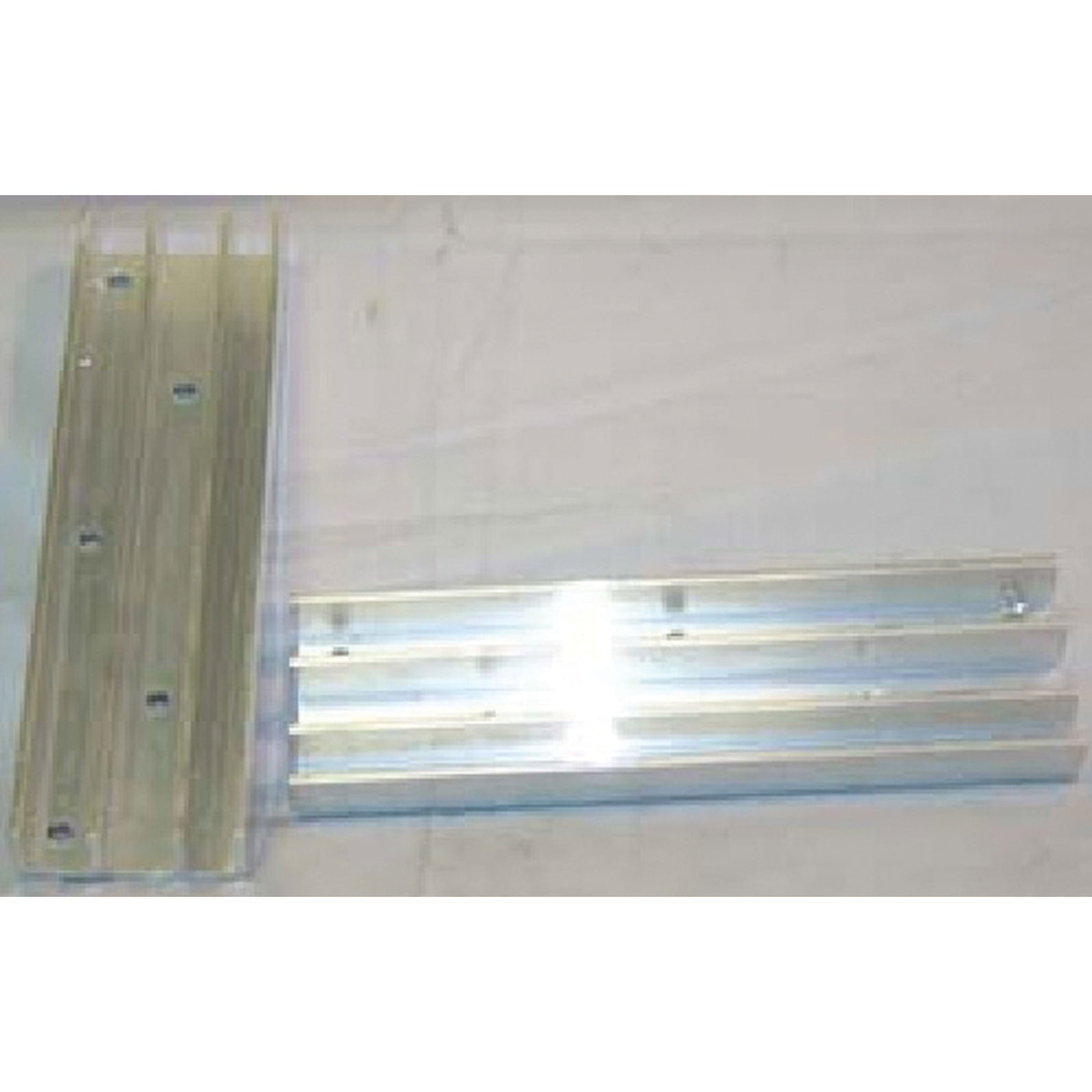 Dometic 3107940.003 Slide Out Spacer Kit