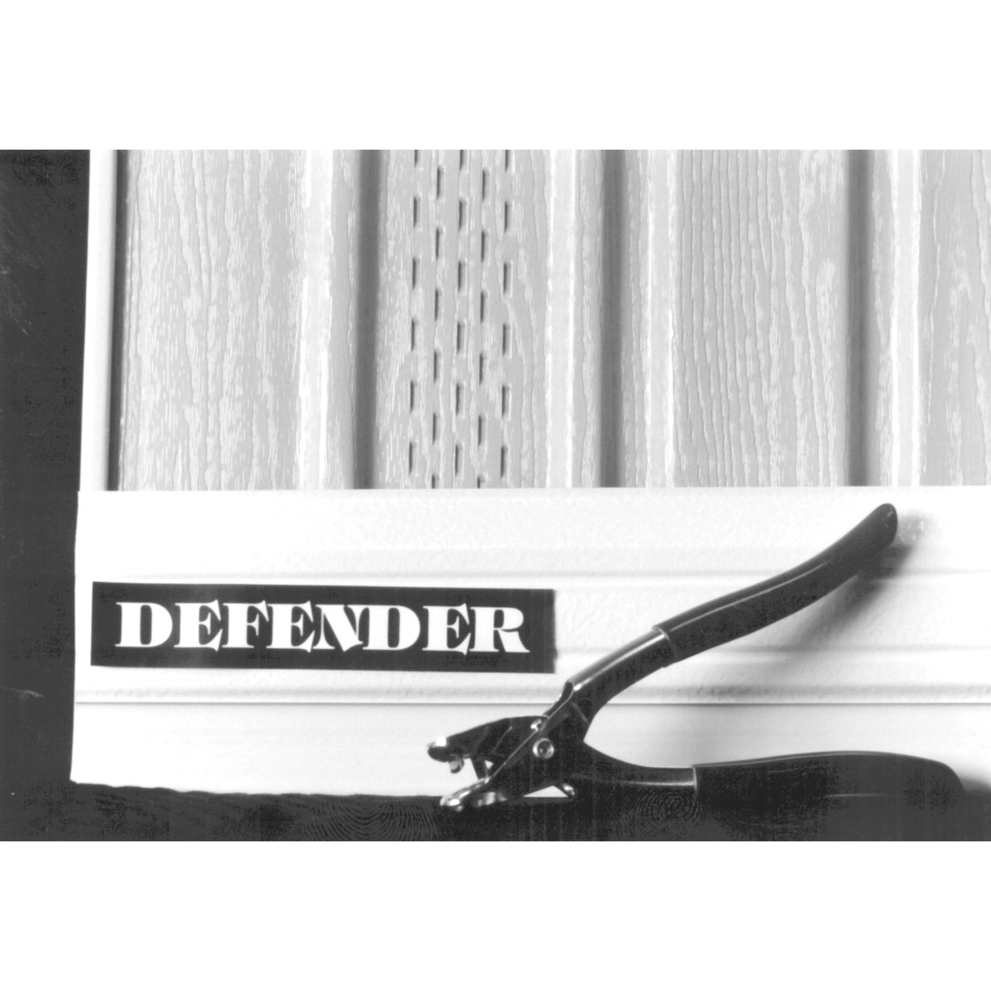 Rustique Enterprises DFNDR WHT Defender White Vinyl Skirting Protector Kit - 14 Pack